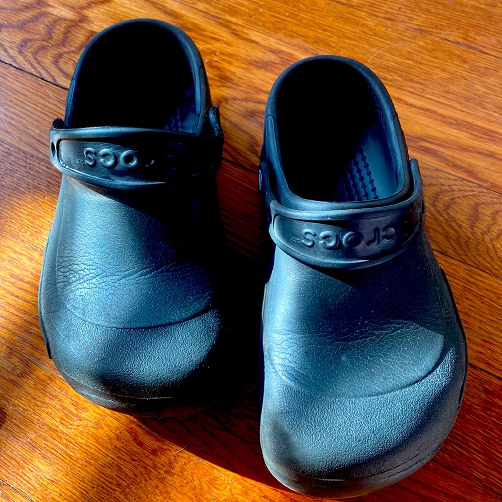 Black Crocs
